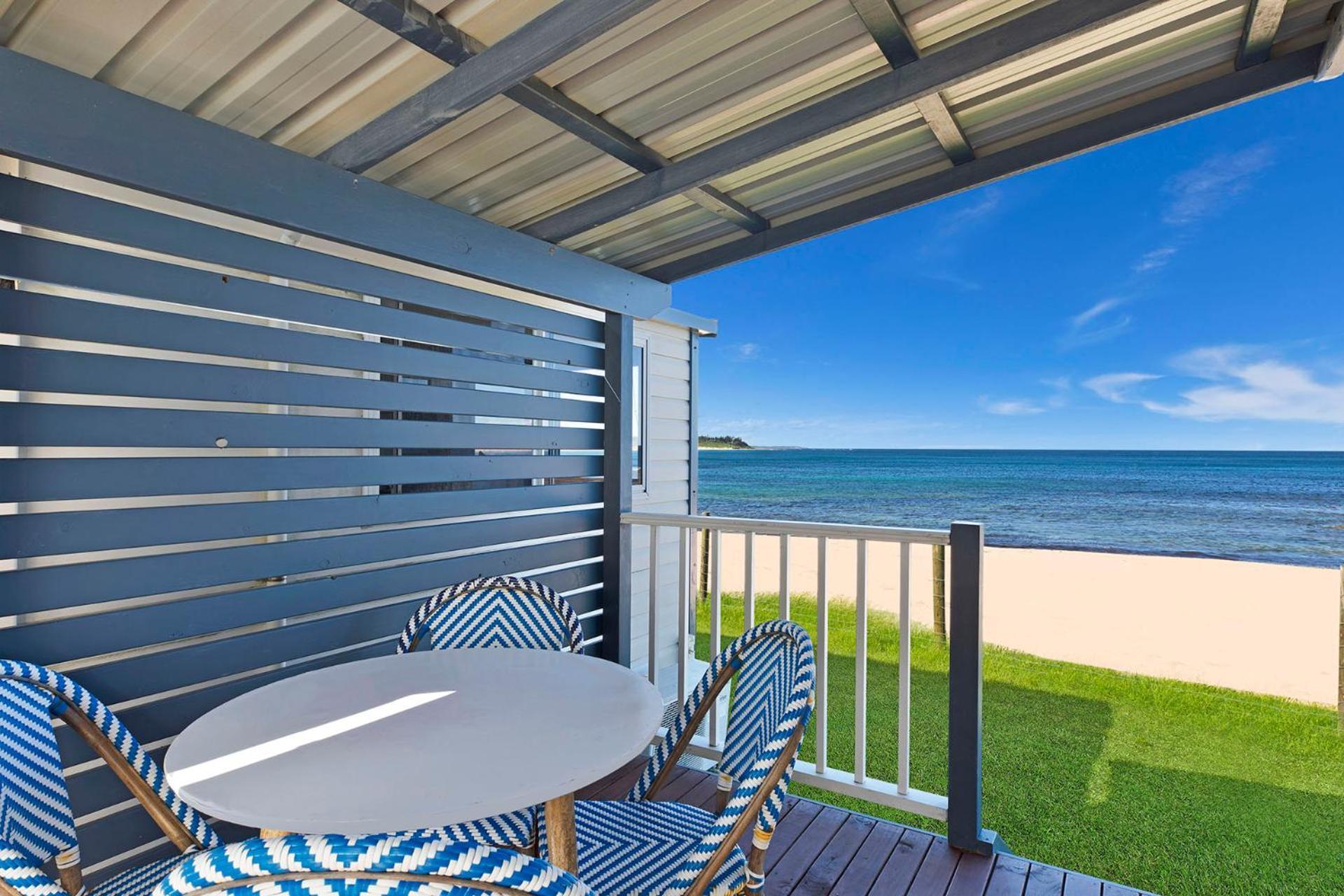 Blue Lagoon Beach Resort Bateau Bay Exterior photo