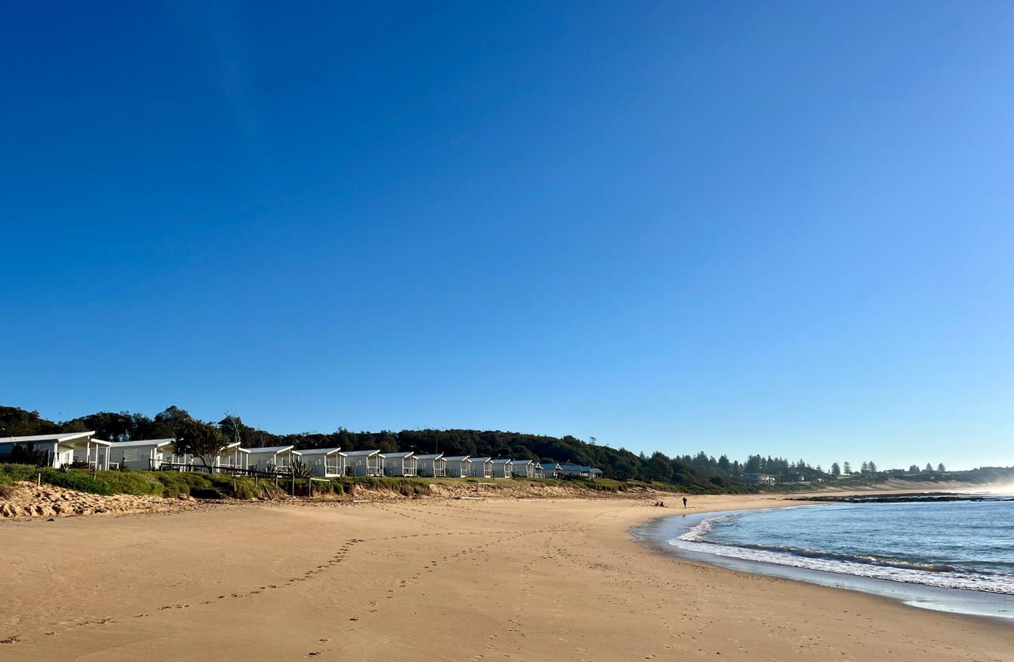 Blue Lagoon Beach Resort Bateau Bay Exterior photo
