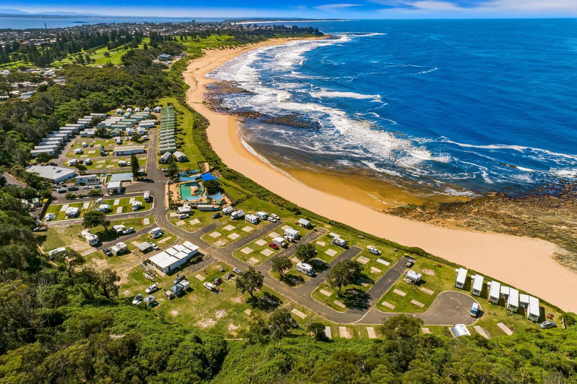 Blue Lagoon Beach Resort Bateau Bay Exterior photo