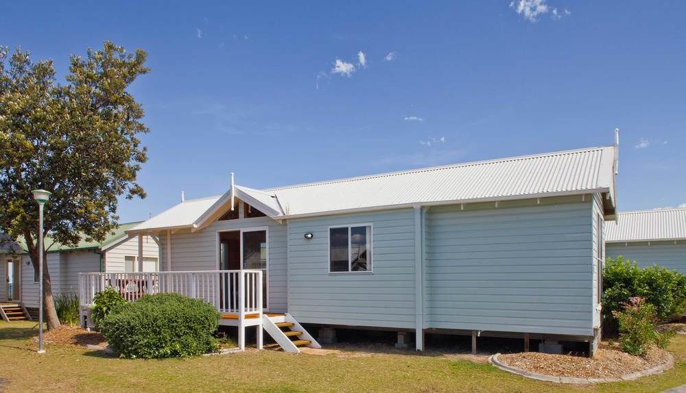 Blue Lagoon Beach Resort Bateau Bay Exterior photo