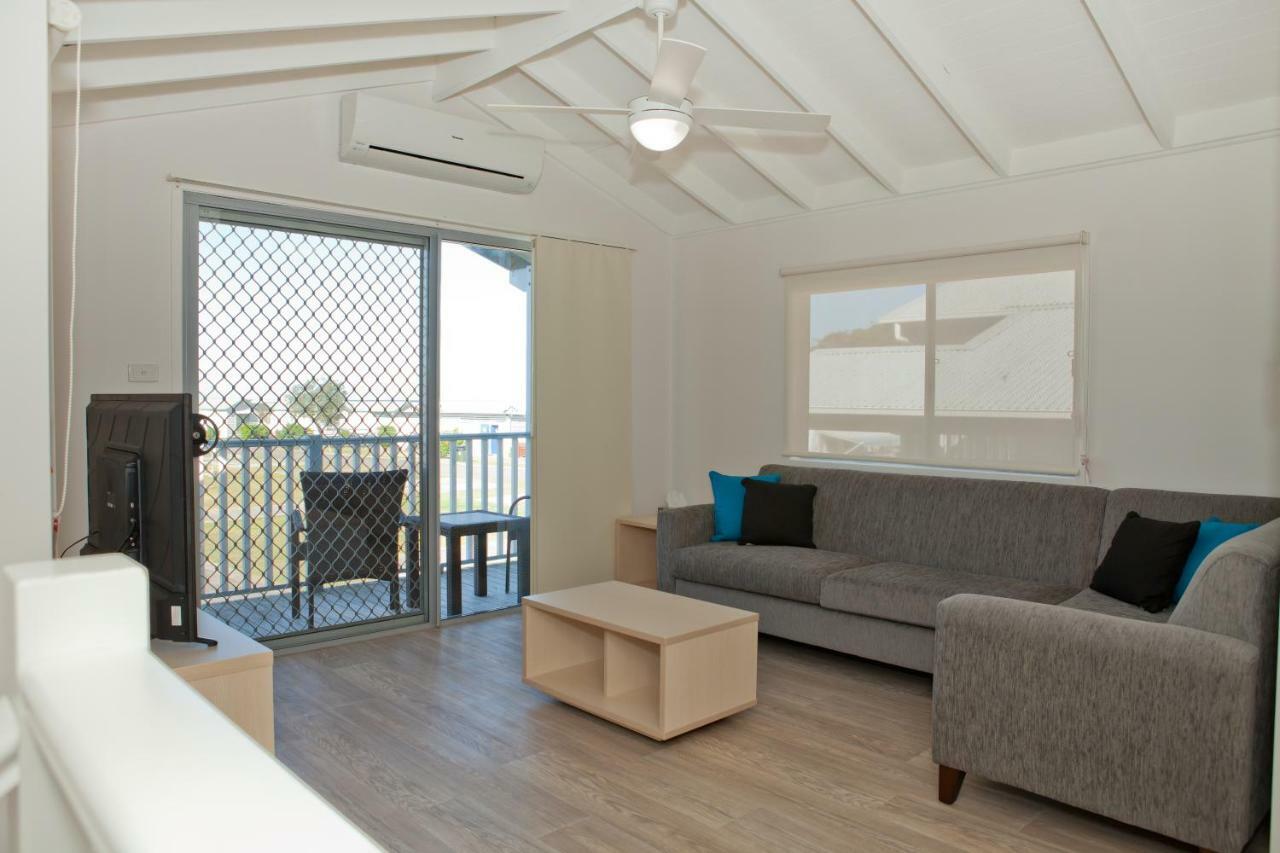 Blue Lagoon Beach Resort Bateau Bay Exterior photo